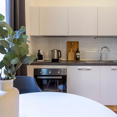 Amazing Studio In The City Center + Wifi Triest Exterior foto