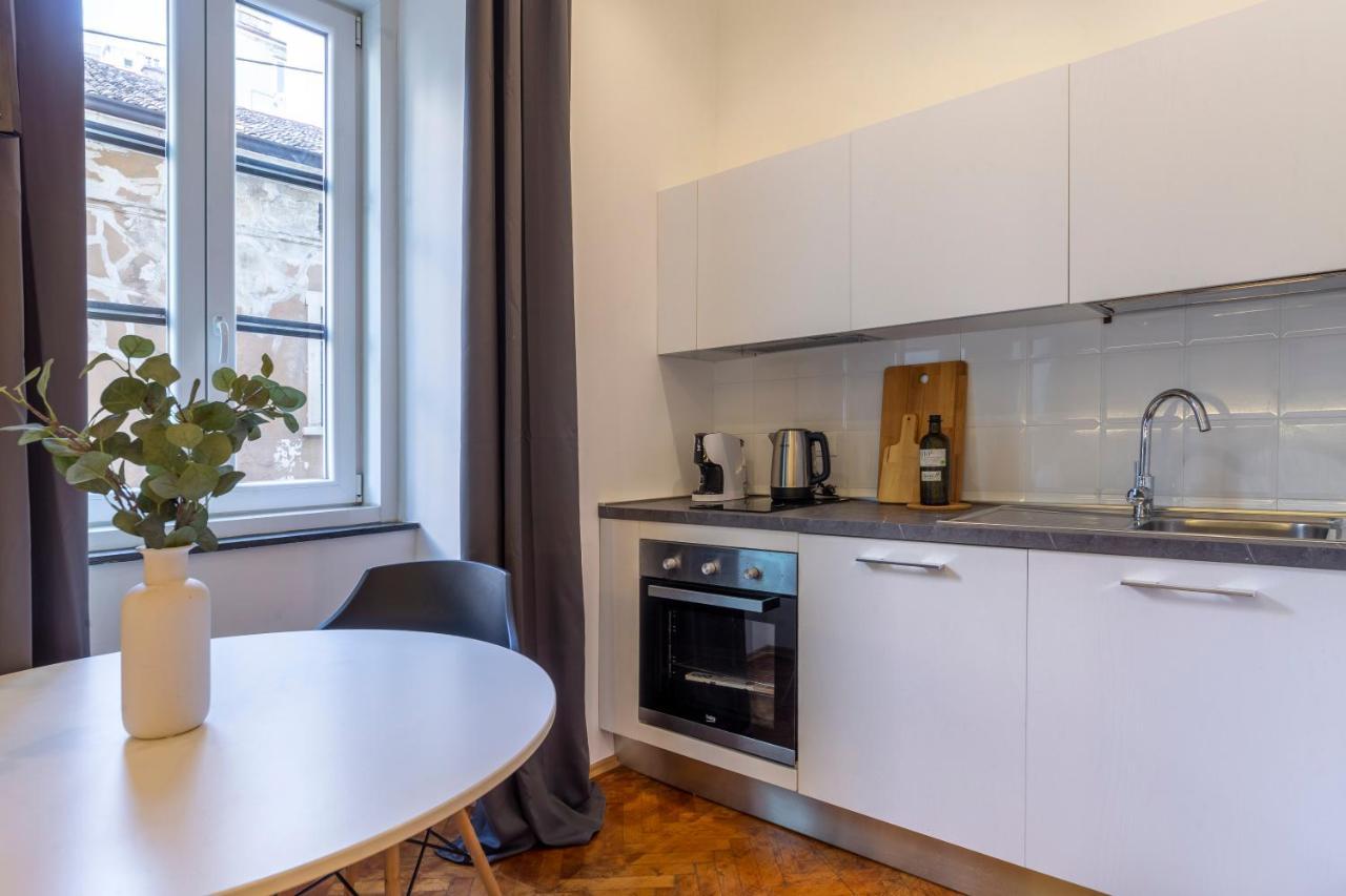 Amazing Studio In The City Center + Wifi Triest Exterior foto